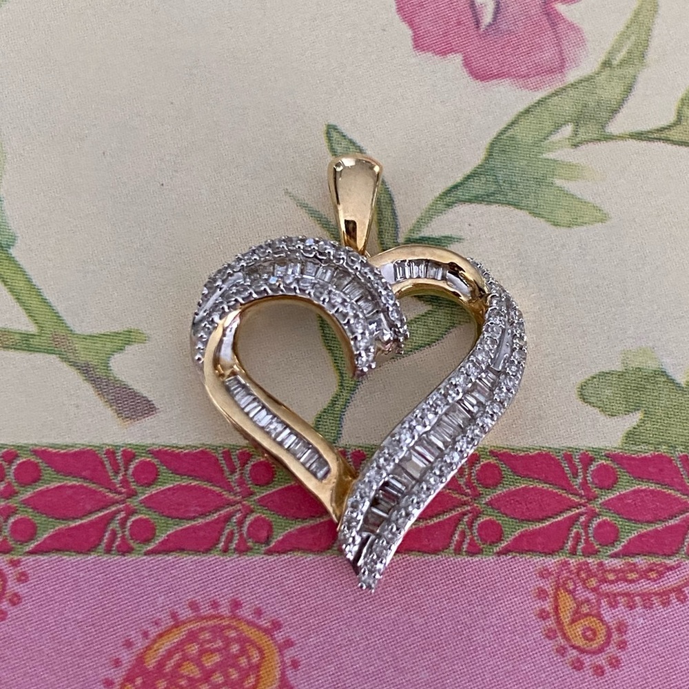 Beautiful Solid 10k Gold Heart Shape Baguette Spa… - image 1